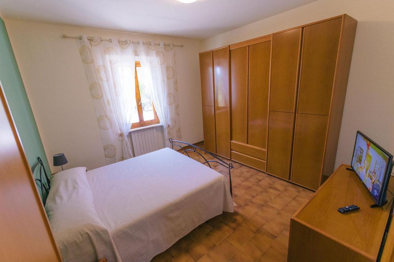 Podere La Vignata Toiano Exteriör bild